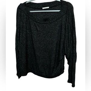 ✨3/$15 SALE✨Black off the shoulder long sleeve